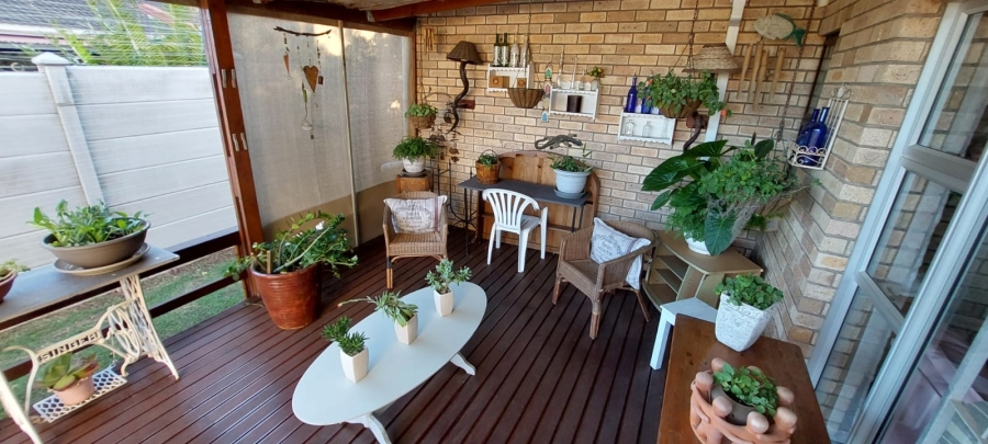 5 Bedroom Property for Sale in Wavecrest Eastern Cape